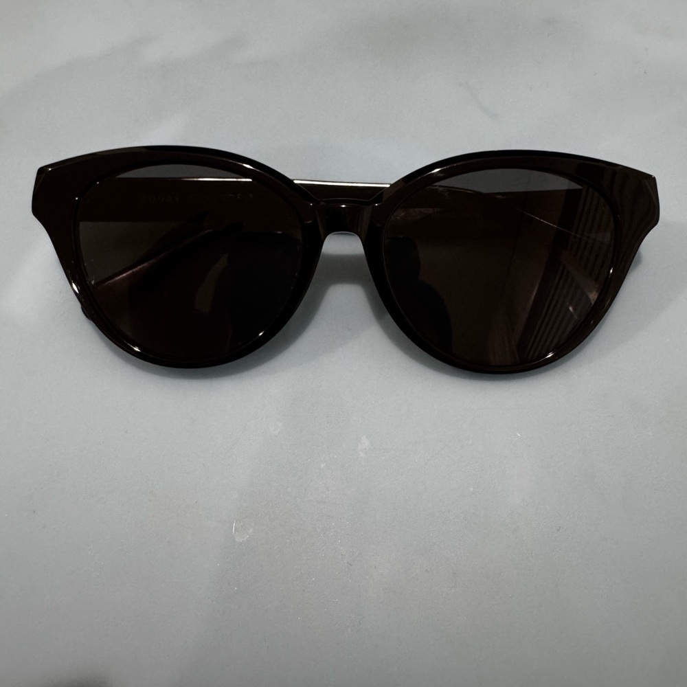 Diya Black Sunglasses from Covry